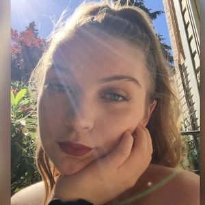 Meet your Posher, Eve